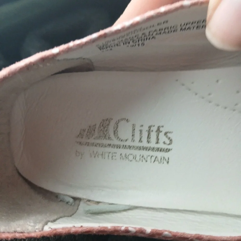 Cliffs by White Mountain Cooler Flats 8M Pink Snakeskin Espadrille‎ Slip On Boho